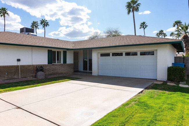 10832 N 38th St in Phoenix, AZ - Building Photo - Building Photo