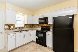 2239 Bryan St in Kissimmee, FL - Building Photo