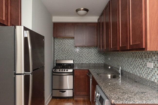 555 W Arlington in Chicago, IL - Building Photo - Building Photo