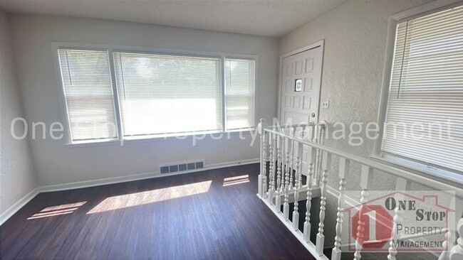 7120 Main St in Kansas City, MO - Building Photo - Building Photo