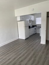 Hialeah Apartments East 7th Street in Hialeah, FL - Building Photo - Building Photo