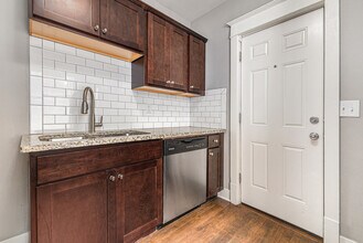 1212 Lake Michigan Dr NW, Unit 1212 in Grand Rapids, MI - Foto de edificio - Building Photo