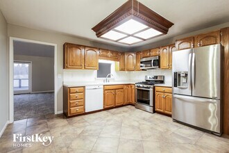 6116 Buck Blvd in Indianapolis, IN - Foto de edificio - Building Photo