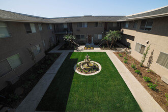 Renaissance Apartments in Anaheim, CA - Building Photo - Building Photo