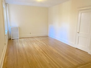 75 Longwood Ave, Unit 1F in Brookline, MA - Foto de edificio - Building Photo