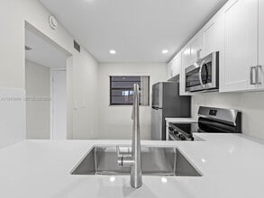 10825 SW 112th Ave in Miami, FL - Building Photo - Building Photo