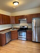 2108 N 1st St, Unit Upper unit in Milwaukee, WI - Foto de edificio - Building Photo