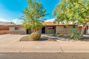 7248 E Wilshire Dr in Scottsdale, AZ - Building Photo