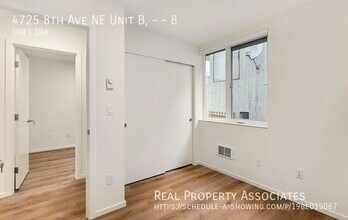 4725 8th Ave NE-Unit -8 in Seattle, WA - Building Photo - Building Photo
