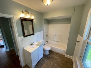 2556 Van Vranken Ave. in Schenectady, NY - Building Photo - Building Photo
