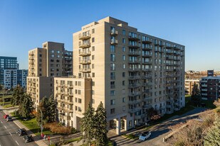 Les Cascades I in Montréal, QC - Building Photo