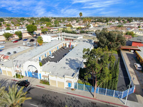 10720 Long Beach Blvd in Lynwood, CA - Building Photo - Primary Photo