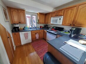 24 Burnham St in Somerville, MA - Building Photo - Building Photo