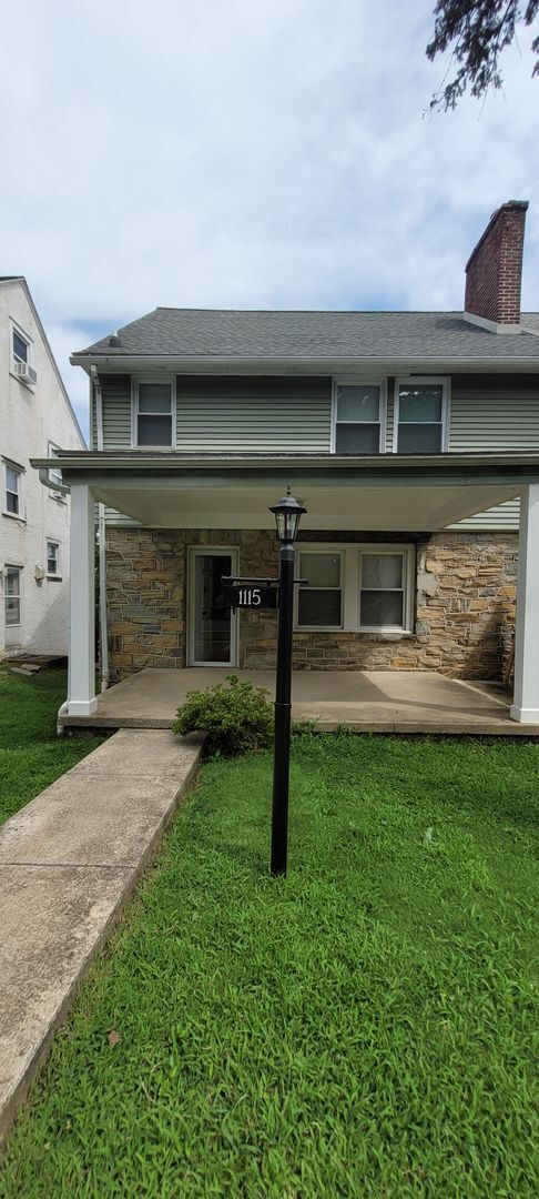 property at 1115 Oak St