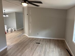 104 Patricia Ann Dr in Elizabethton, TN - Building Photo - Building Photo