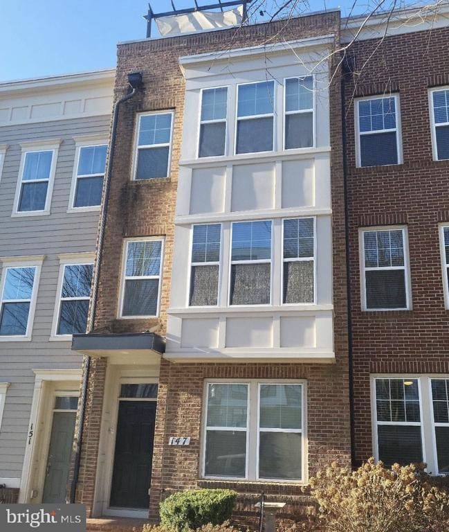 property at 147 Decoverly Dr