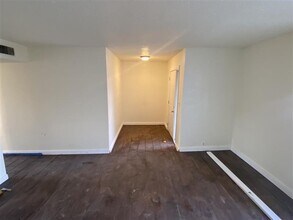 6504 Spring Manor St in San Antonio, TX - Building Photo - Building Photo