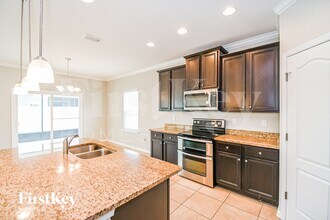 4025 Emilio Ln in Jacksonville, FL - Foto de edificio - Building Photo