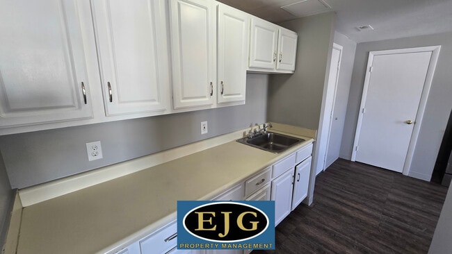 26 Ledge St in Nashua, NH - Foto de edificio - Building Photo