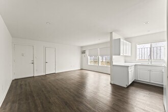 4323 Van Nuys Blvd in Los Angeles, CA - Building Photo - Building Photo