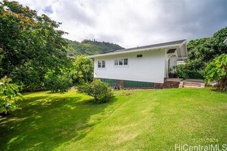 2716 Aolani Pl in Honolulu, HI - Building Photo - Building Photo