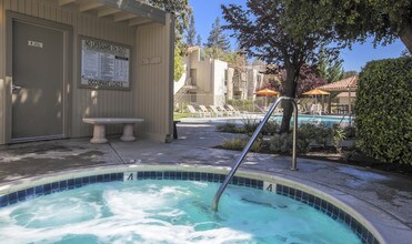 Spring Creek Apartments in Santa Clara, CA - Building Photo - Building Photo