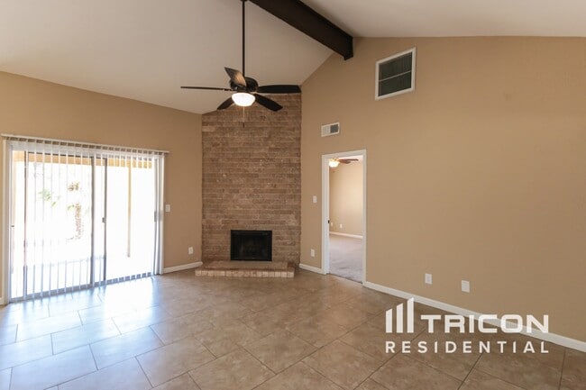 5428 W Voltaire Dr in Glendale, AZ - Building Photo - Building Photo