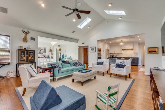 2606 Ellise Ave in Austin, TX - Building Photo - Building Photo