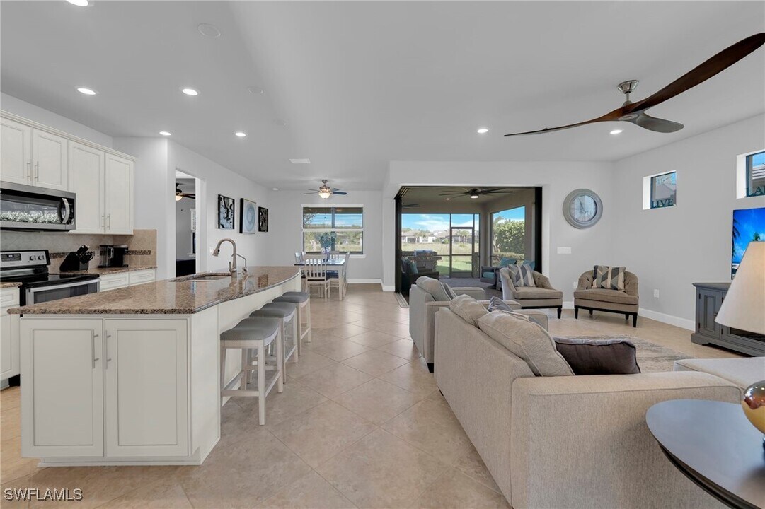 19912 Beverly Park Rd in Estero, FL - Building Photo