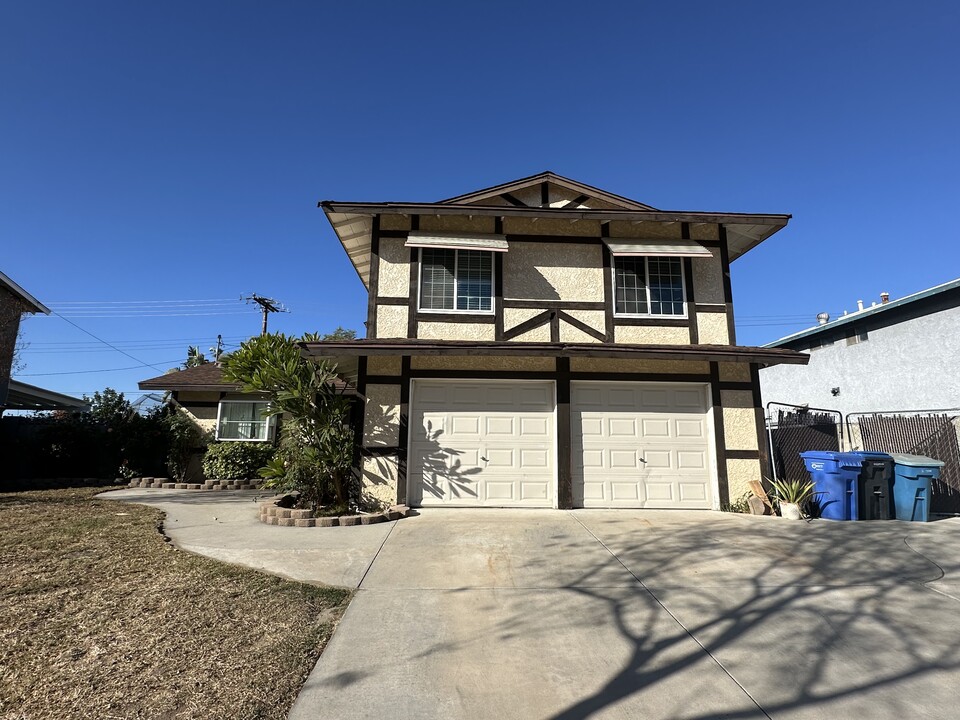 1305 Harold Ave in Simi Valley, CA - Building Photo