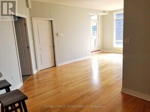 100 Hayden St in Toronto, ON - Building Photo - Building Photo