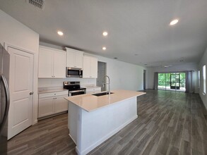 2246 NW 89th Wy in Gainesville, FL - Building Photo - Building Photo