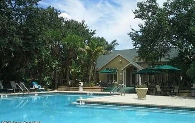 7667 N Wickham Rd, Unit 724 in Melbourne, FL - Foto de edificio - Building Photo