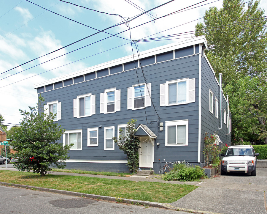 Scandia Apartments in Seattle, WA - Building Photo