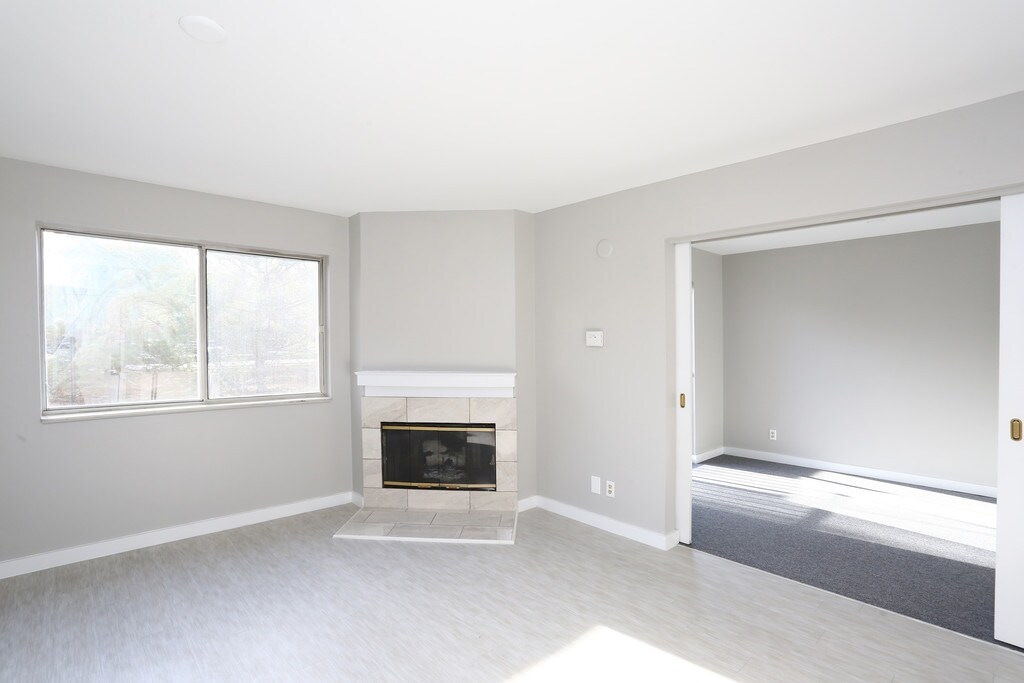 Flats at 390 Meriden, CT Apartments