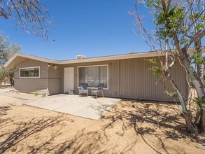 58632 Barron Dr in Yucca Valley, CA - Building Photo - Building Photo