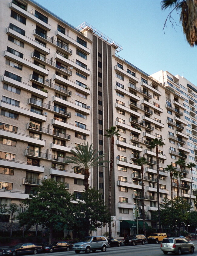 Wilshire Marquis in Los Angeles, CA - Building Photo - Building Photo