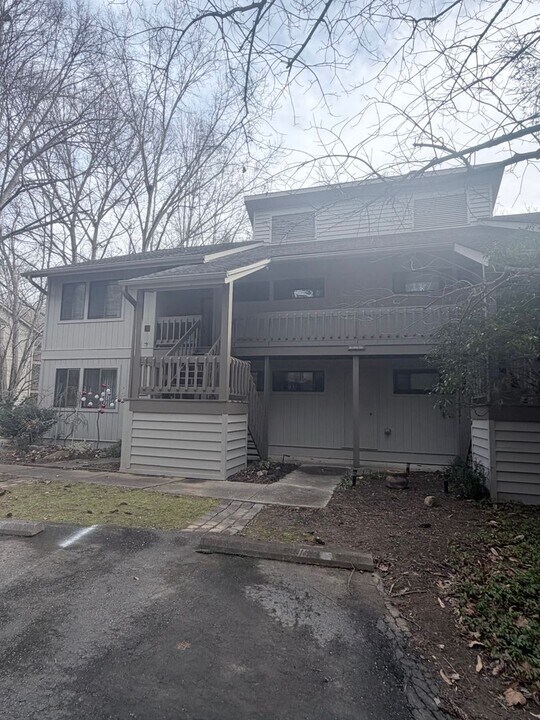 1 Cedarwood Dr in Asheville, NC - Building Photo