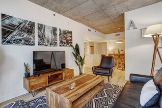 1020 Rue de Bleury, Unit SI ID1385502P in Montréal, QC - Building Photo - Building Photo