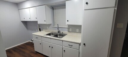326 S Sealy Ave in Justin, TX - Building Photo - Building Photo