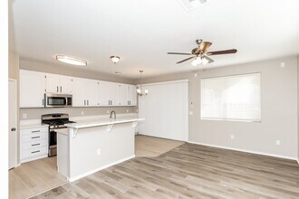 92 El Castillo Ct in Henderson, NV - Foto de edificio - Building Photo