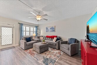 3084 Exeter in Boca Raton, FL - Building Photo - Building Photo