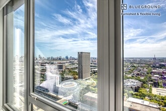 1035 W Van Buren St in Chicago, IL - Building Photo - Building Photo
