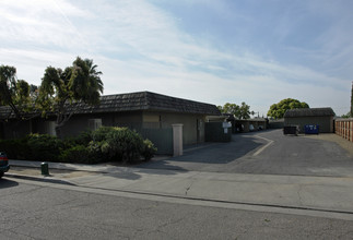 Valero Apartments in Fresno, CA - Building Photo - Building Photo