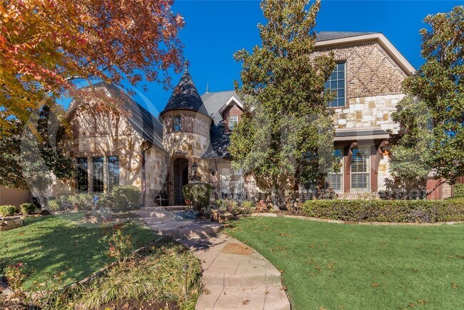 property at 4546 Warwick Ln