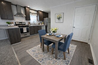 15386 Danseur Dr in Clinton Township, MI - Foto de edificio - Building Photo