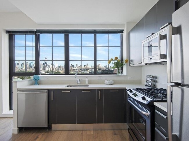 45-50-50 Pearson St in Queens, NY - Building Photo - Building Photo