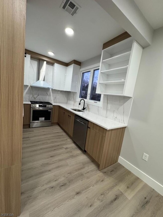 property at 859 S 16th St