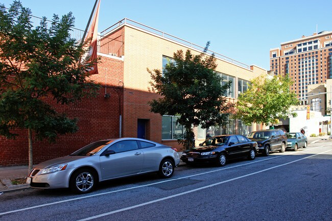 96-110 Boerum Pl in Brooklyn, NY - Building Photo - Building Photo