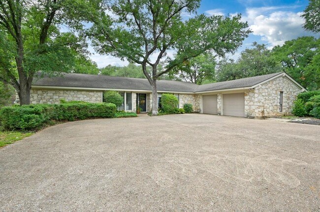 1300 Pasaguarda Dr in Austin, TX - Building Photo - Building Photo